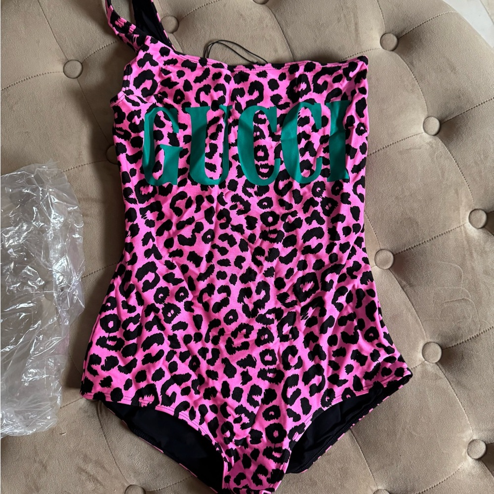 NWT Gucci Pink Leopard Print One Piece Swimsuit